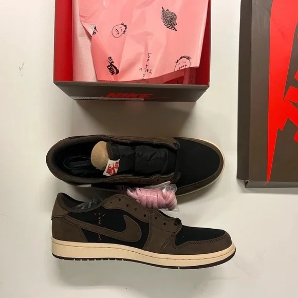 Jordan 1 Retro Low OG SP Travis Scott Mocha - Picture 1 of 5